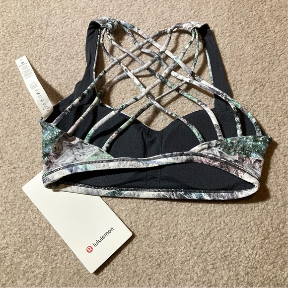 Lululemon Sport Bra Size 2 - Picture 2 of 2